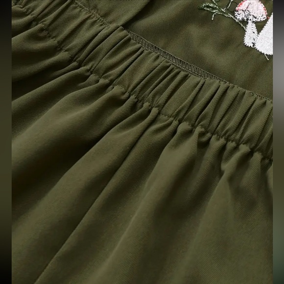 Green Mushroom Embroidered Romper Overalls New Boutique - Picture 3 of 5